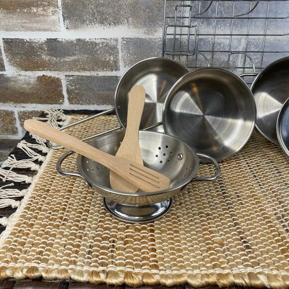 Kidzlane Stainless Steel Pots & Pans Play Set 8 pieces age 3-6 - Picture 5 of 11